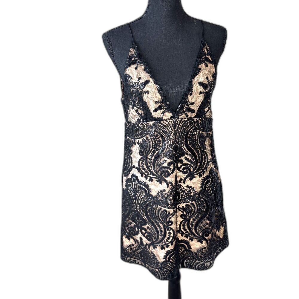 NWT Size 6 Free People black lace over nude mini dress (10412)